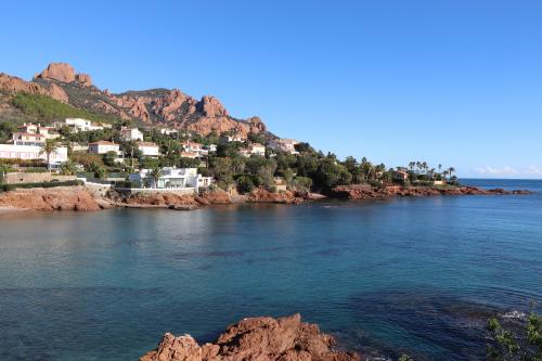 #5#l'esterel et son contraste